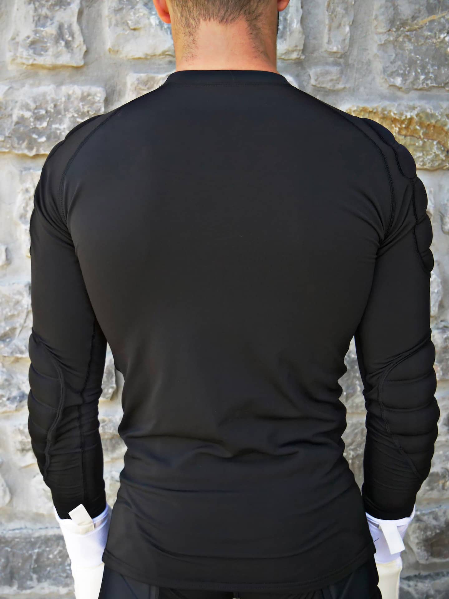 Imagen Camiseta Negra con Protecciones 3.jpeg