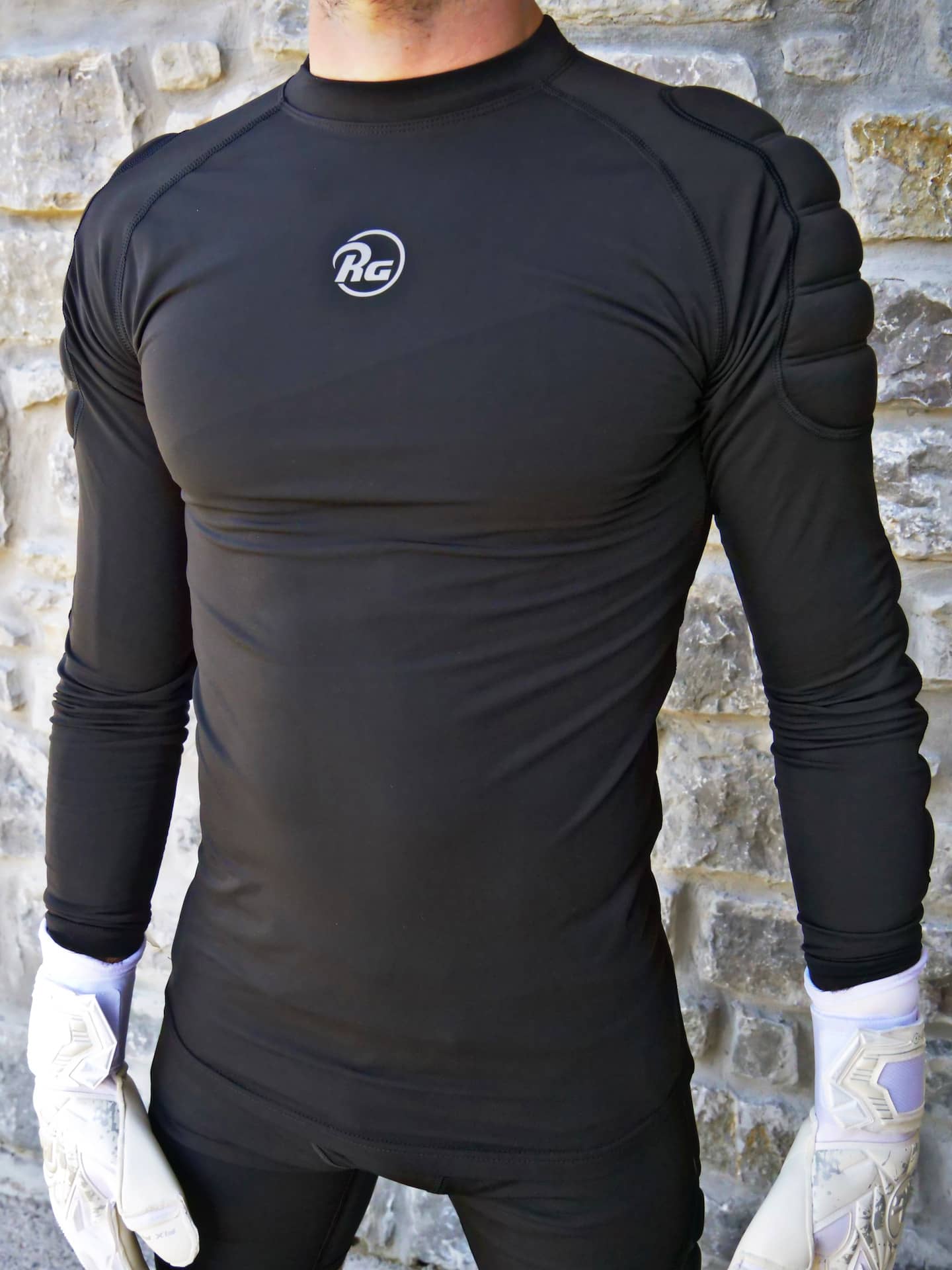 Imagen Camiseta Negra con Protecciones 4.jpeg