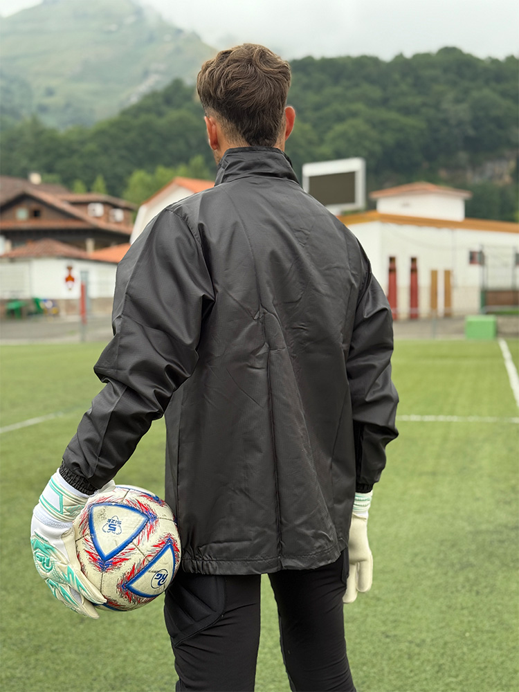 Imagen Chubasquero 2.jpg